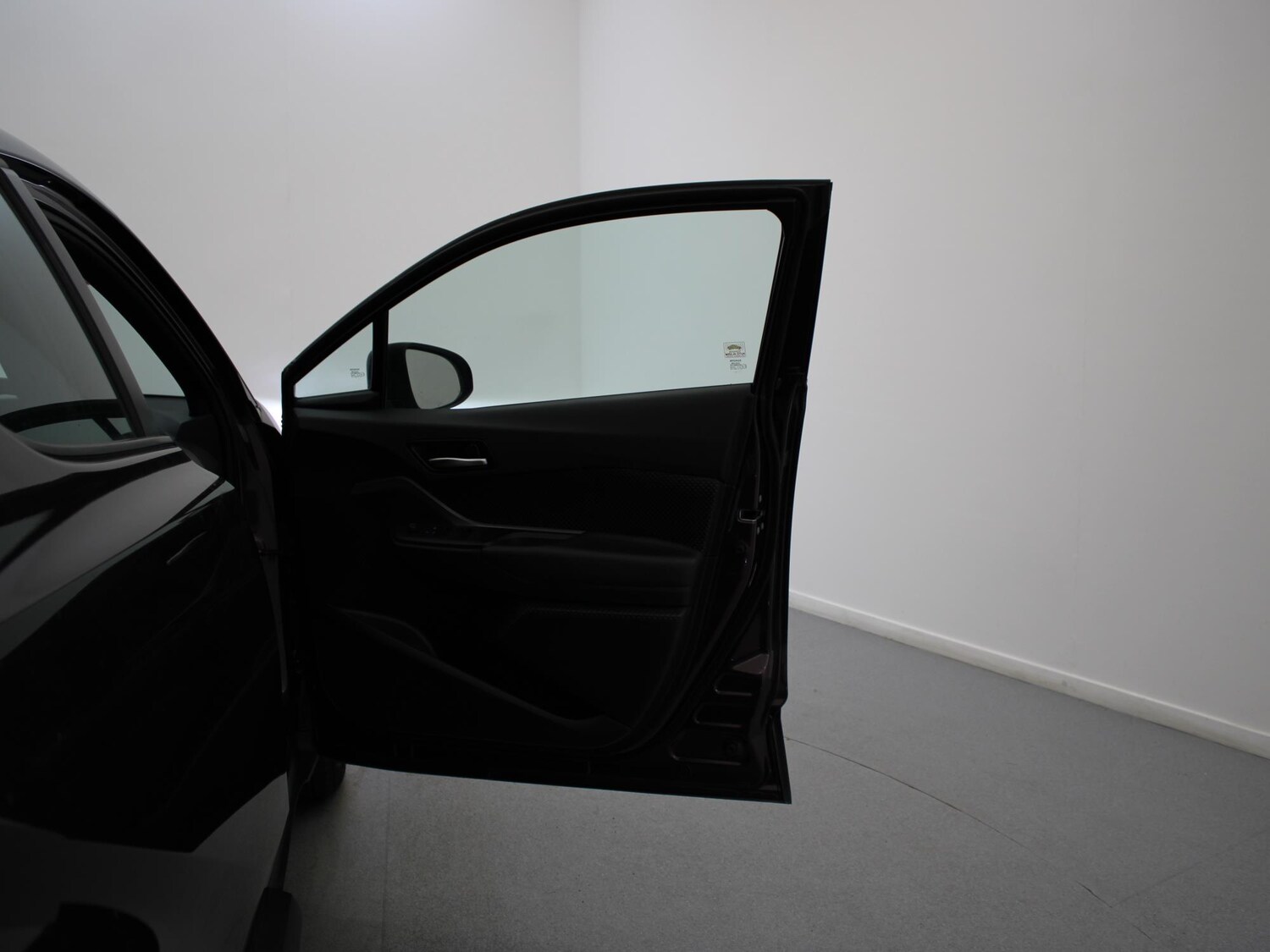 Used Toyota C-HR 2023 for sale - 76274784: Photo 29