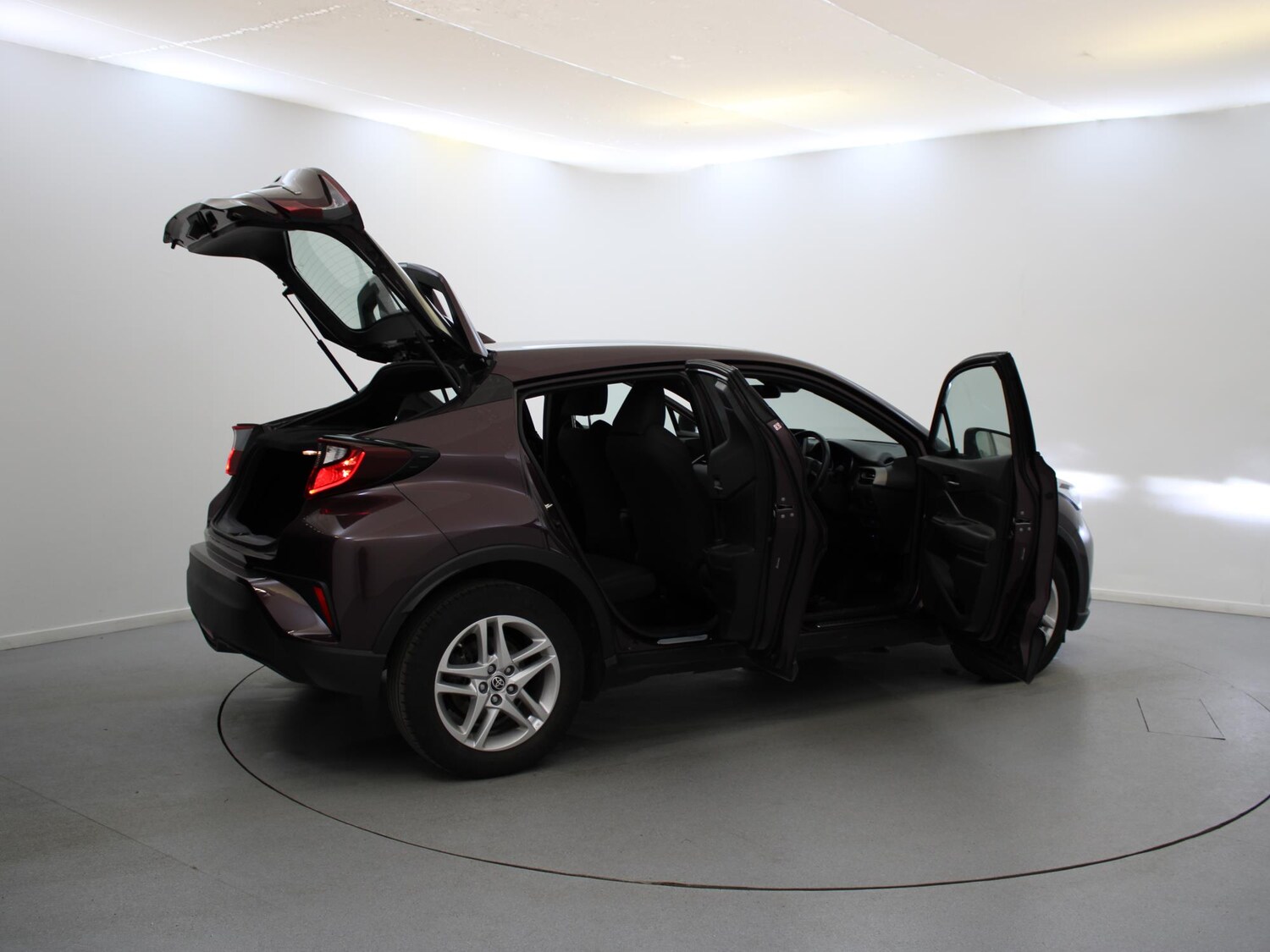Used Toyota C-HR 2023 for sale - 76274784: Photo 31