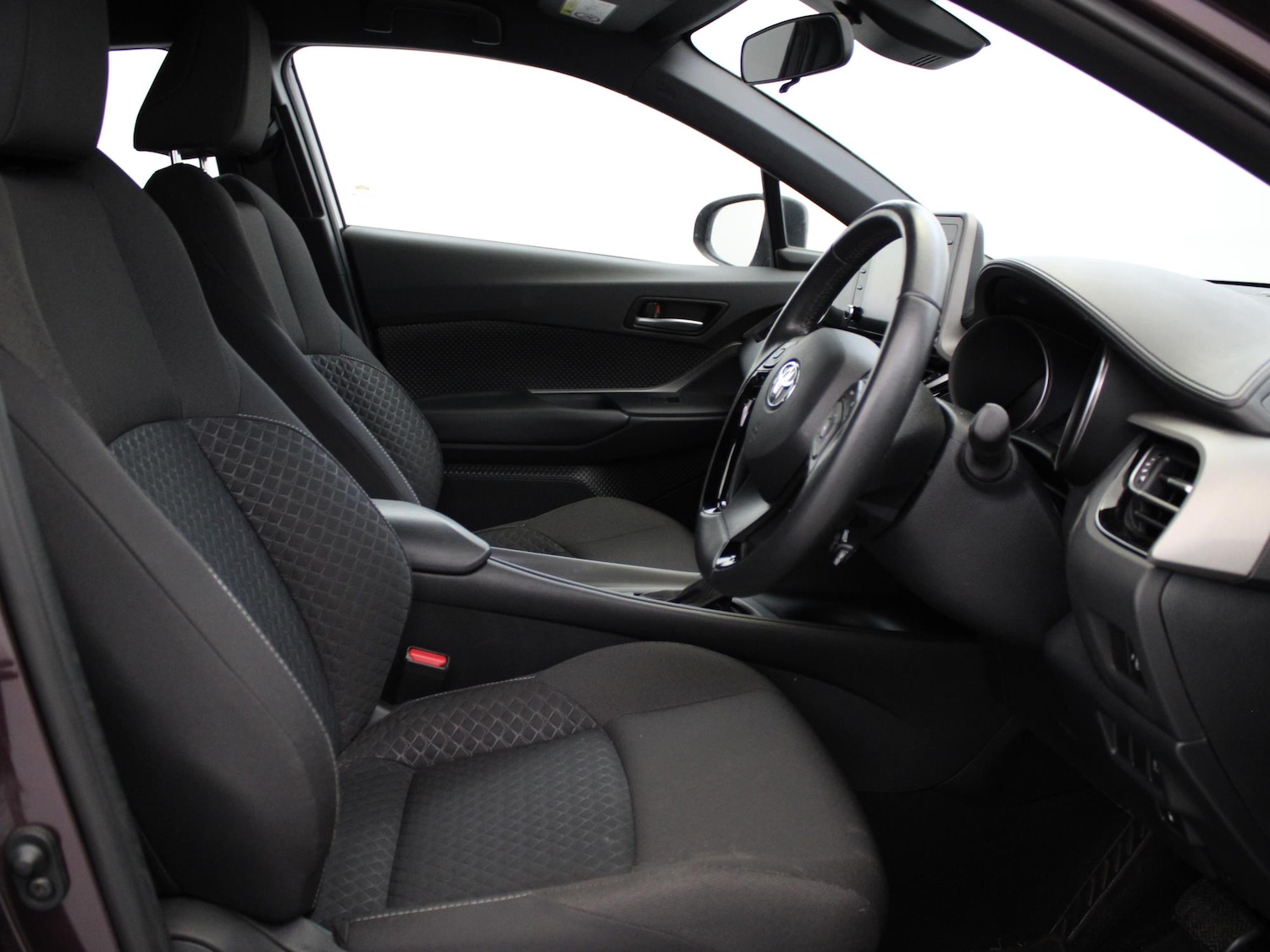 Used Toyota C-HR 2023 for sale - 76274784: Photo 9