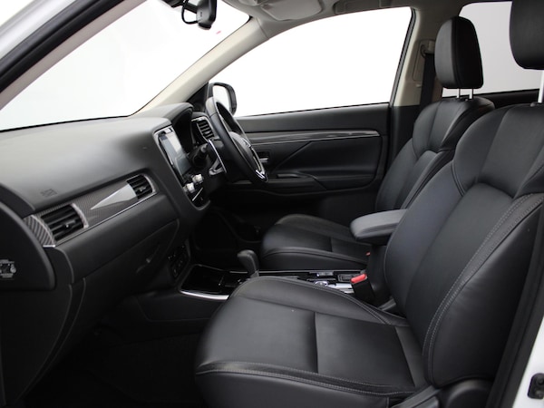 Used Mitsubishi Outlander 2020 for sale - 75454080: Photo 11