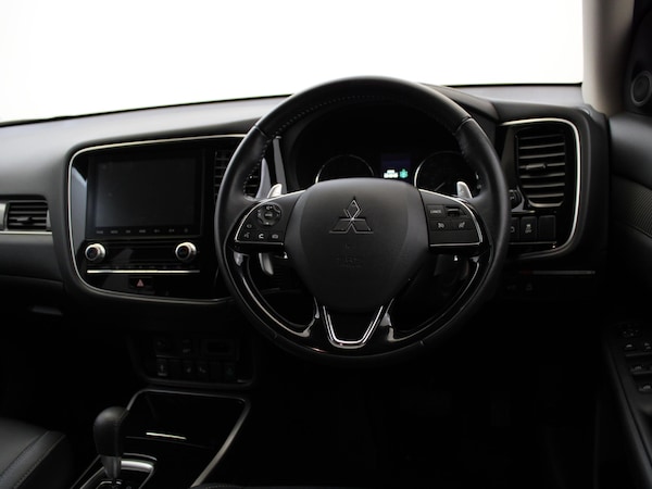 Used Mitsubishi Outlander 2020 for sale - 75454080: Photo 17
