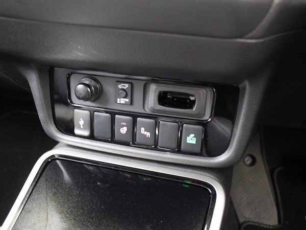 Used Mitsubishi Outlander 2020 for sale - 75454080: Photo 28