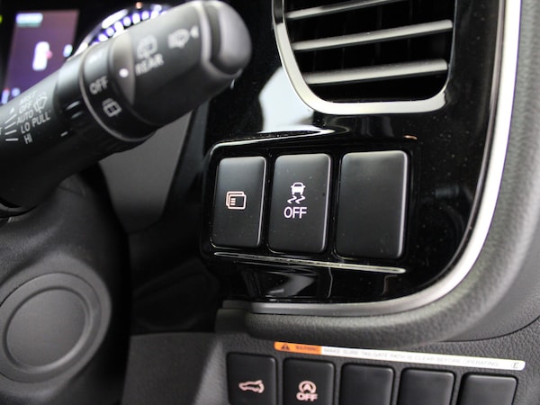 Used Mitsubishi Outlander 2020 for sale - 75454080: Photo 35