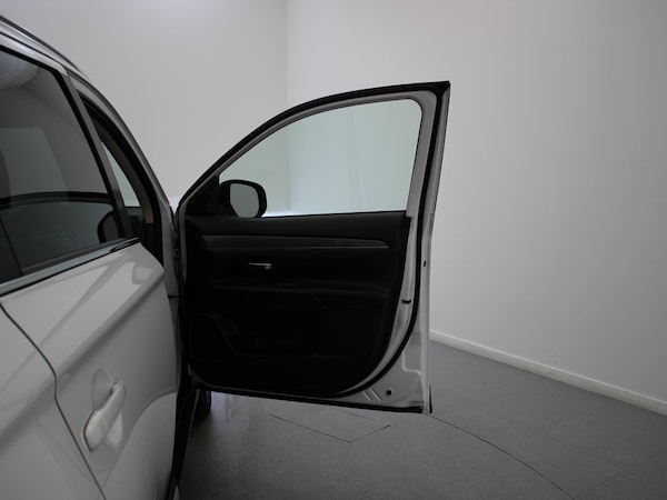 Used Mitsubishi Outlander 2020 for sale - 75454080: Photo 38