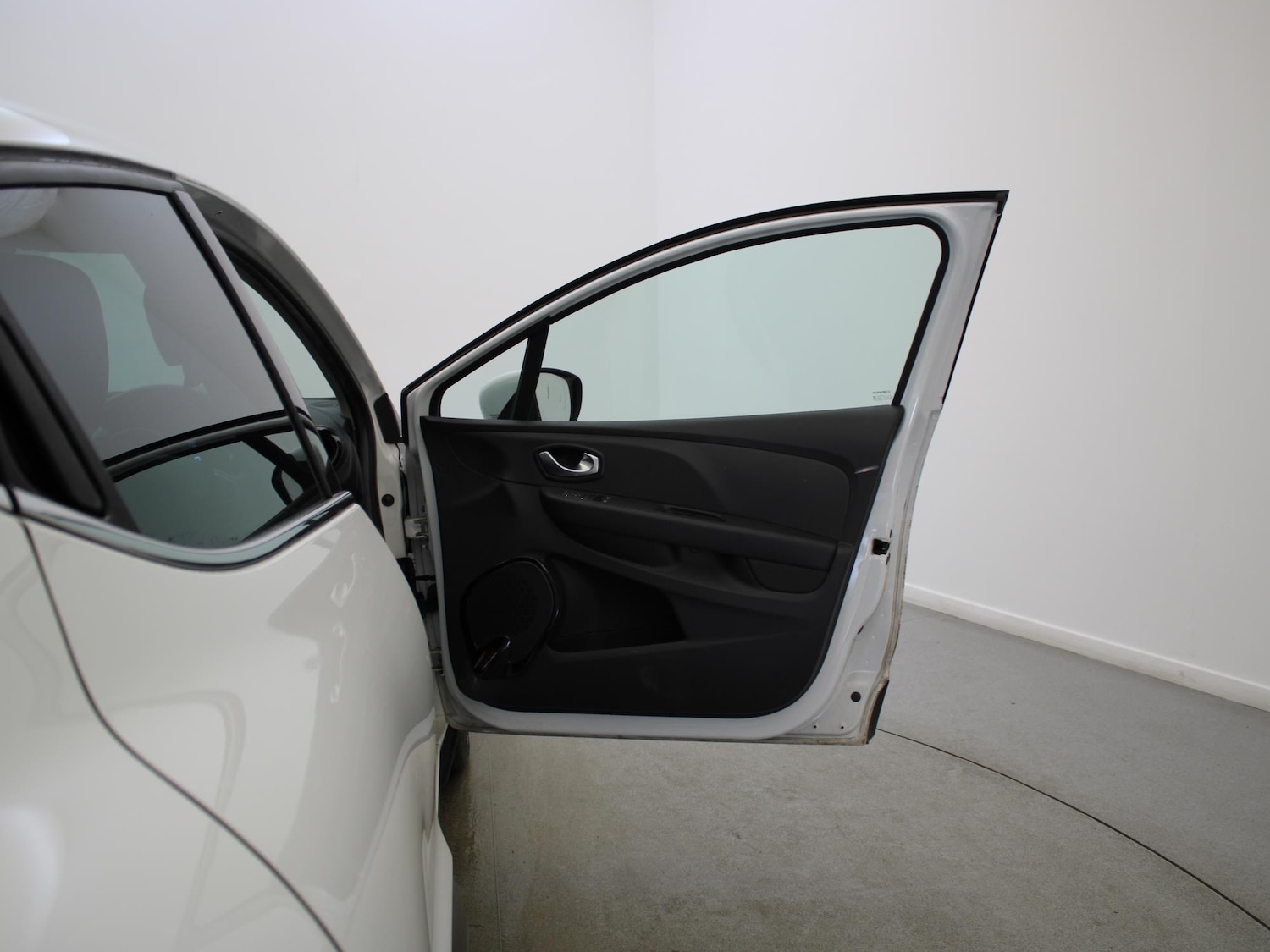 Used Renault Clio 2019 for sale - 78139923: Photo 32