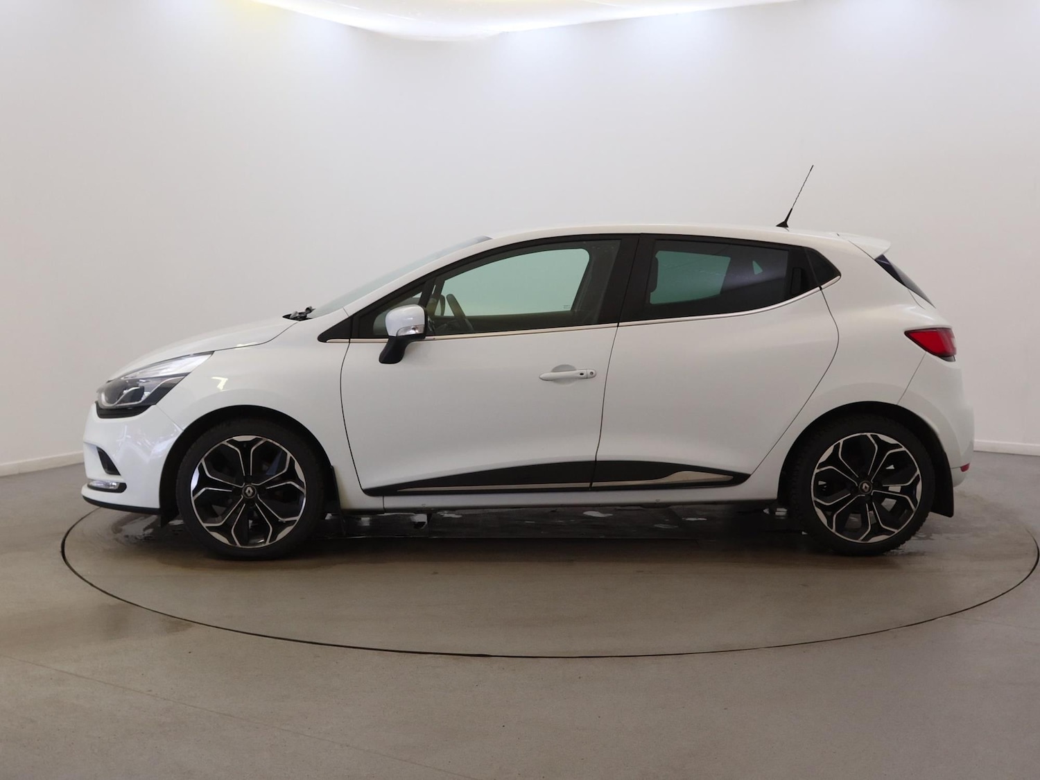Used Renault Clio 2019 for sale - 78139923: Photo 4