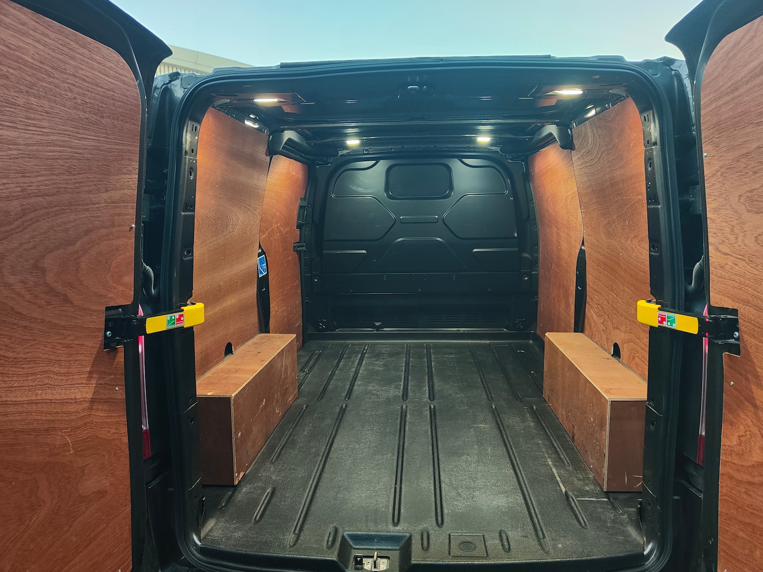 Used Ford Transit Custom 2022 for sale - 76692352: Photo 17