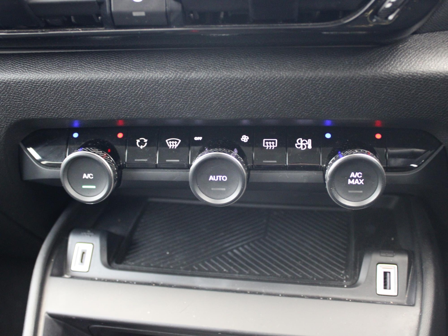 Used Citroen C4 2023 for sale - 77706877: Photo 22