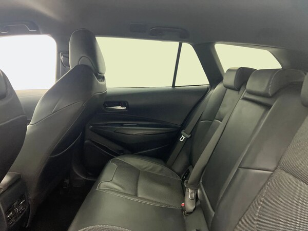 Used Toyota Corolla 2021 for sale - 76047361: Photo 2