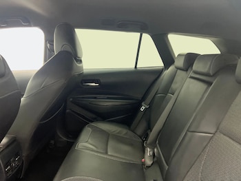 Used Toyota Corolla 2021 for sale - 76047361: Photo 2
