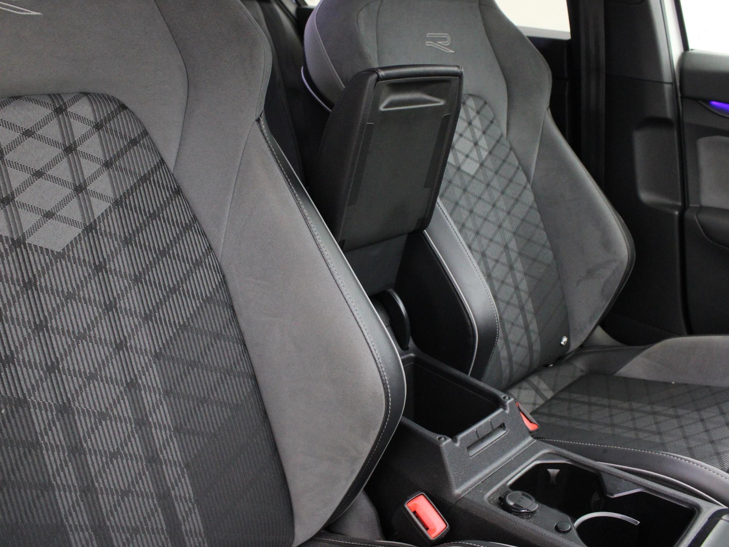 Used Volkswagen Golf 2020 for sale - 77158881: Photo 31