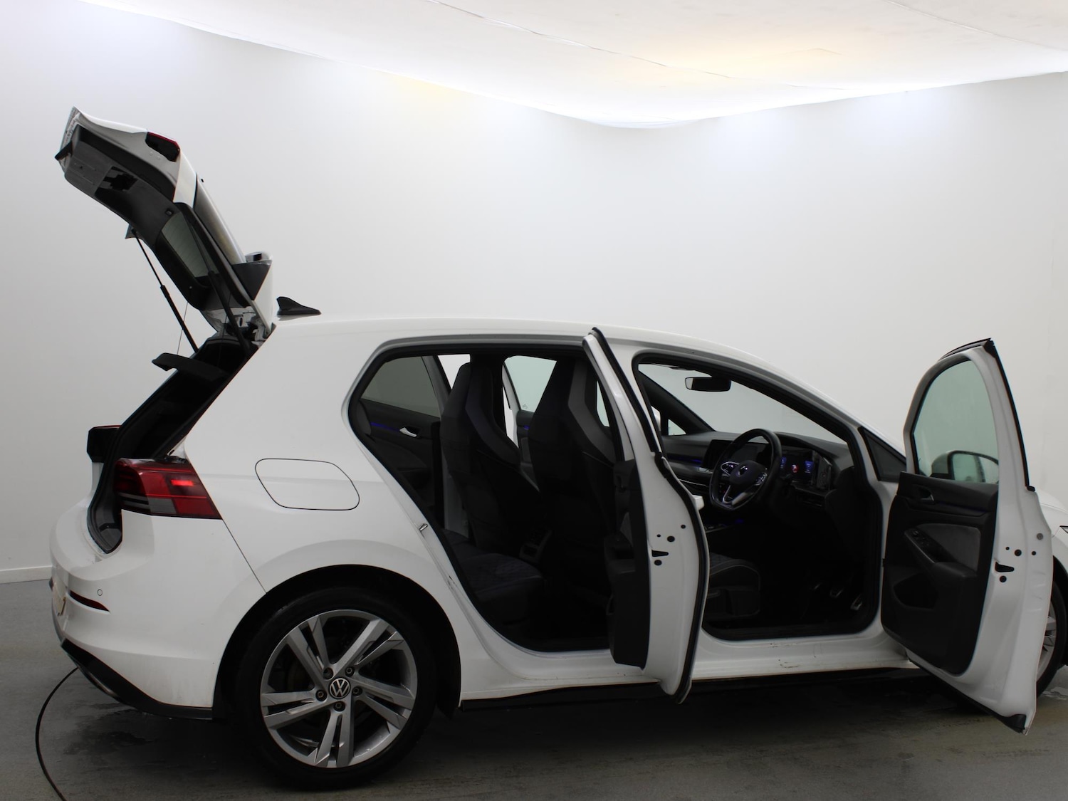 Used Volkswagen Golf 2020 for sale - 77158881: Photo 35