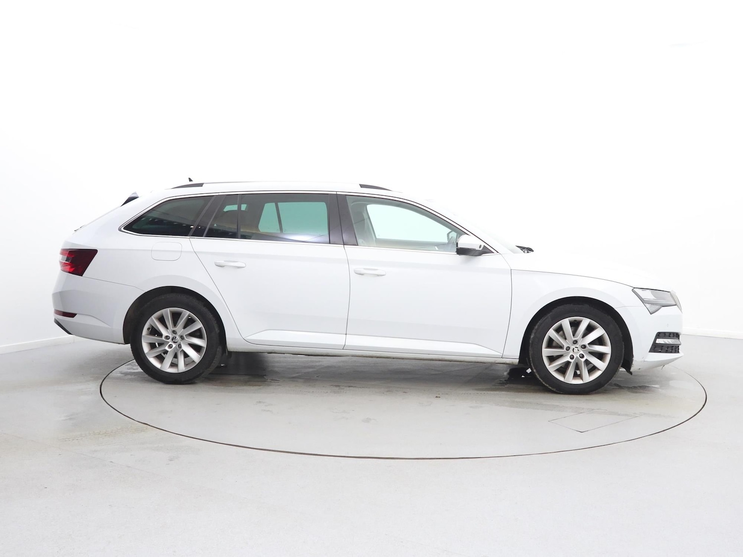 Used Skoda Superb 2021 for sale - 77000520: Photo 8