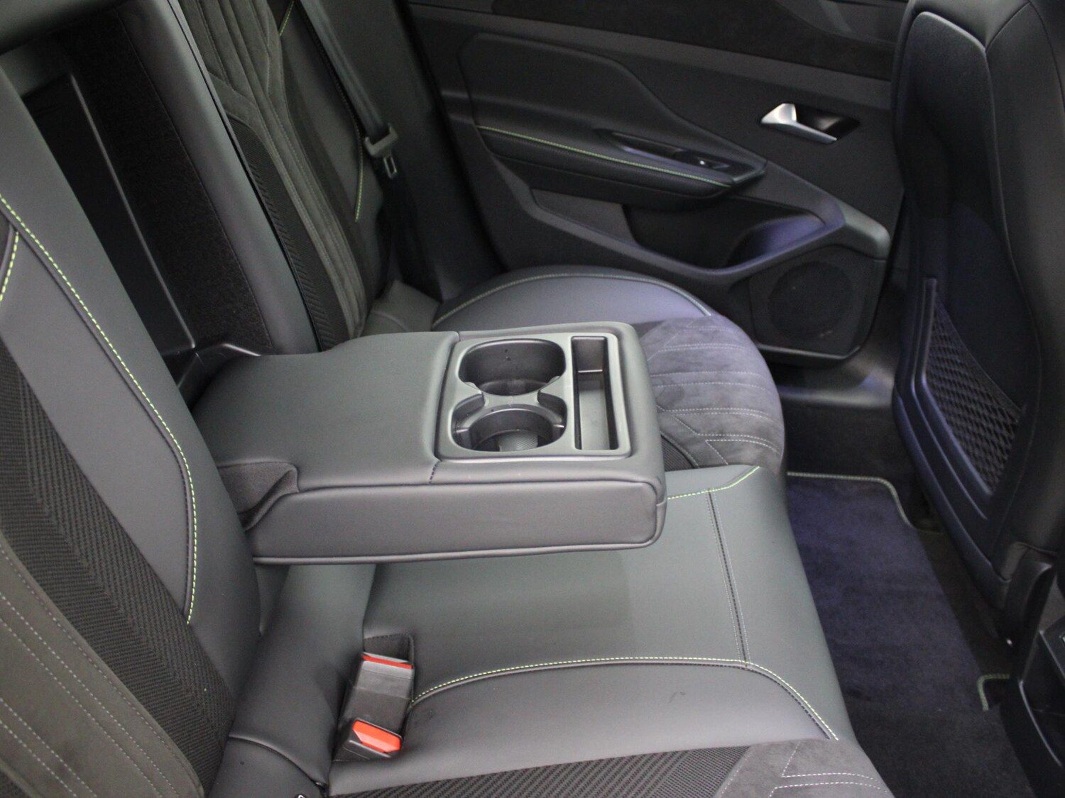 Used Peugeot 408 2024 for sale - 76564796: Photo 13