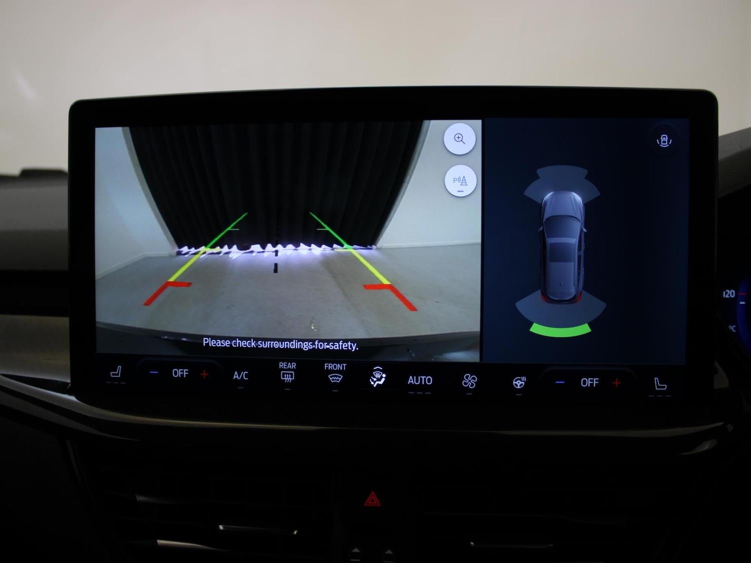 Used Ford Focus 2023 for sale - 76755367: Photo 19