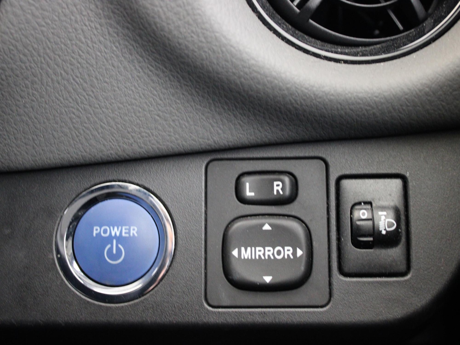 Used Toyota Yaris 2018 for sale - 77398077: Photo 16