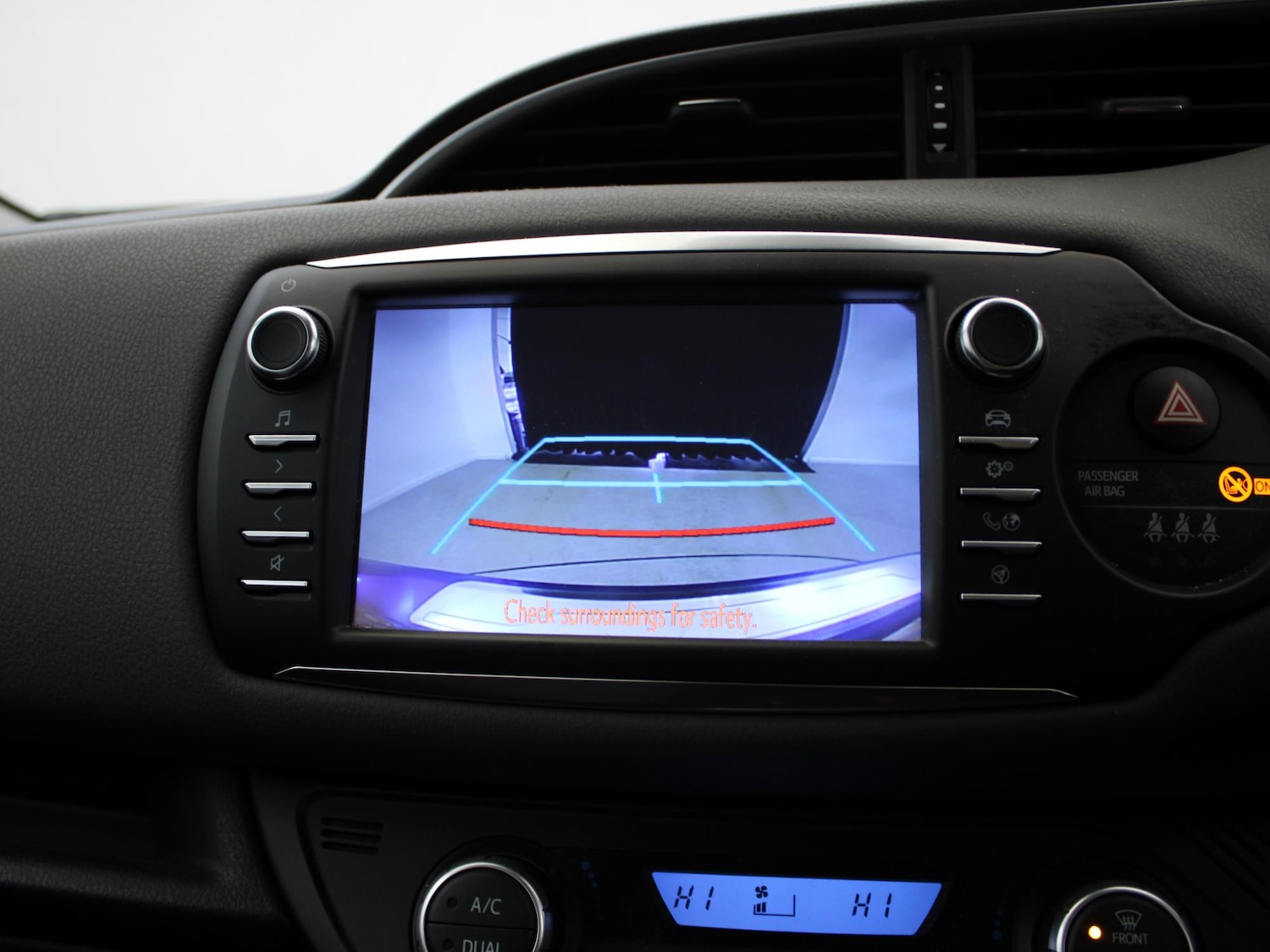 Used Toyota Yaris 2018 for sale - 77398077: Photo 17