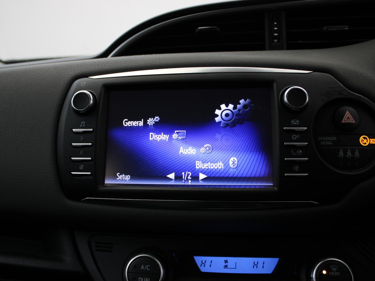 Used Toyota Yaris 2018 for sale - 77398077: Photo 20