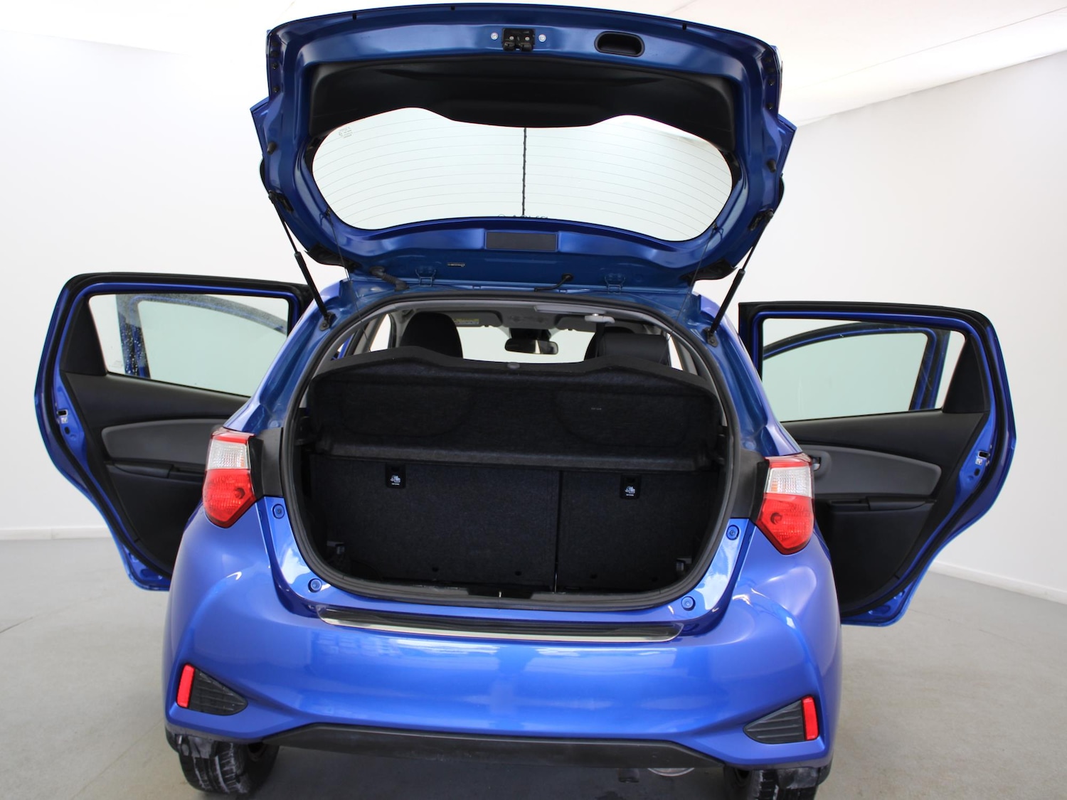 Used Toyota Yaris 2018 for sale - 77398077: Photo 23