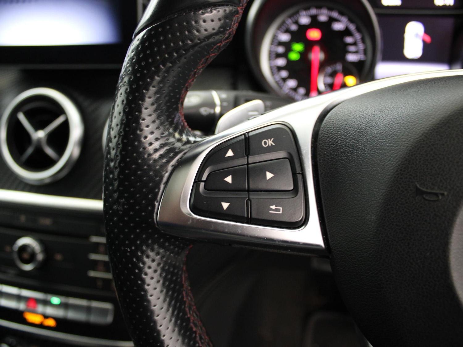 Used Mercedes-Benz A-Class 2018 for sale - 77459064: Photo 24