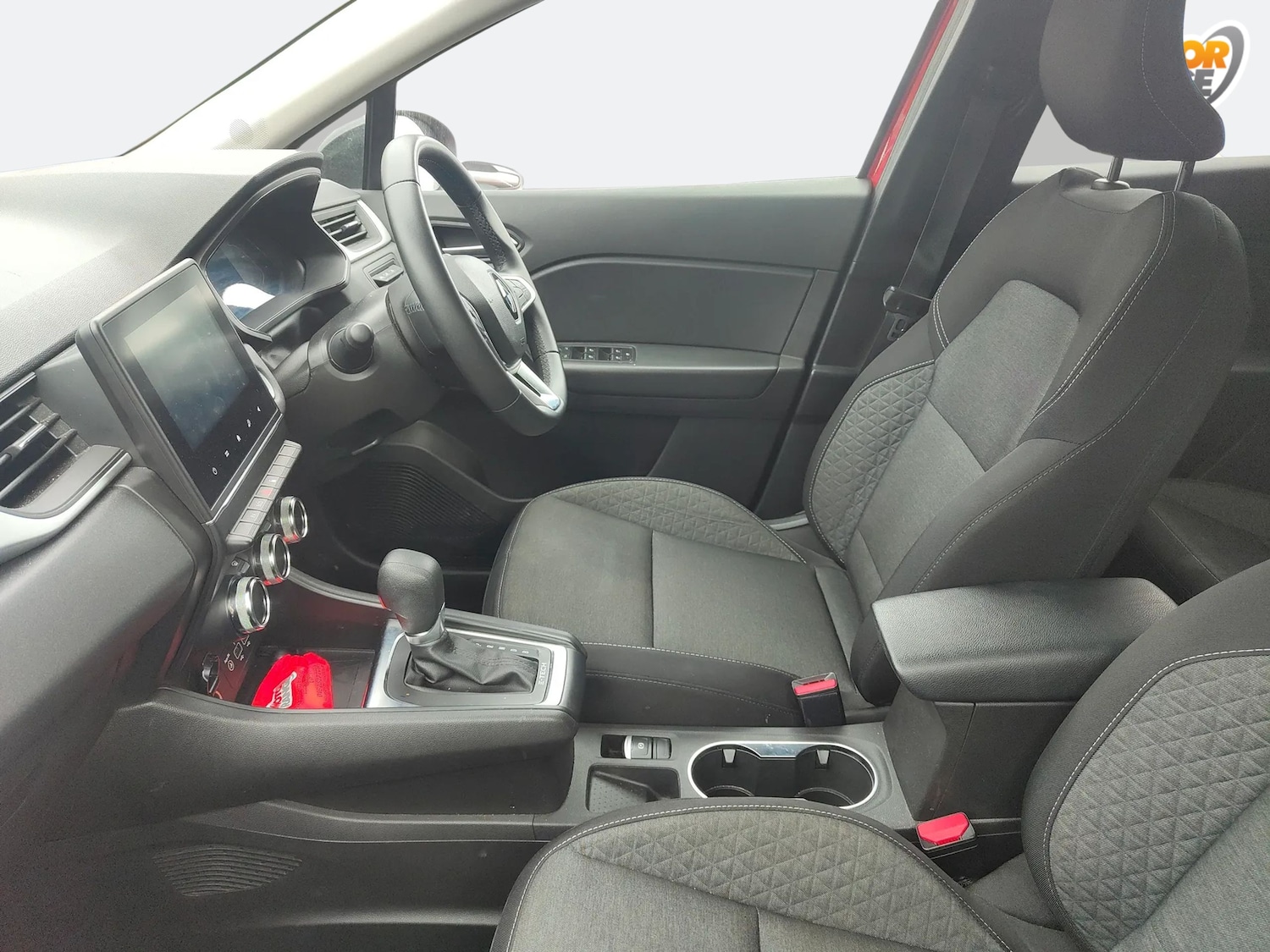 Used Renault Captur 2023 for sale - 78107621: Photo 2