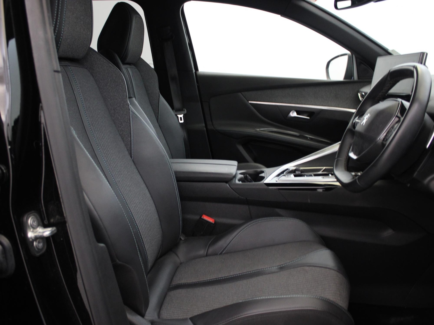 Used Peugeot 5008 2023 for sale - 76353238: Photo 9