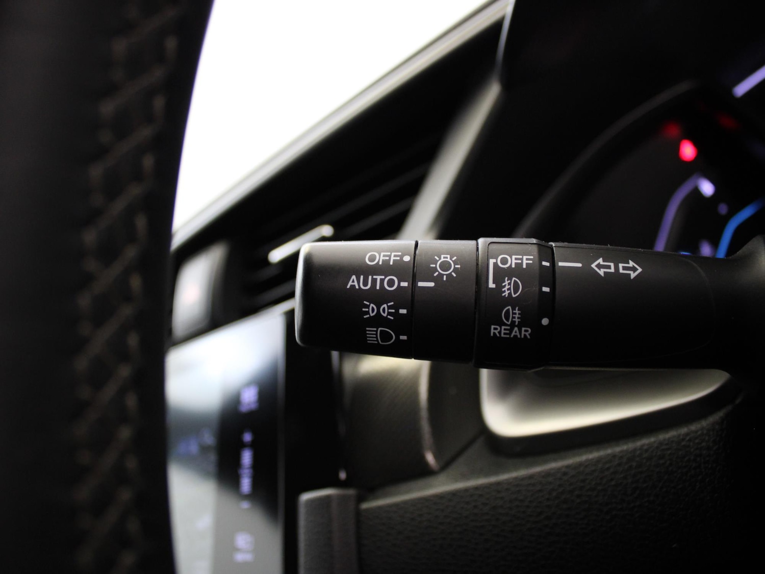 Used Honda Civic 2017 for sale - 77593410: Photo 32