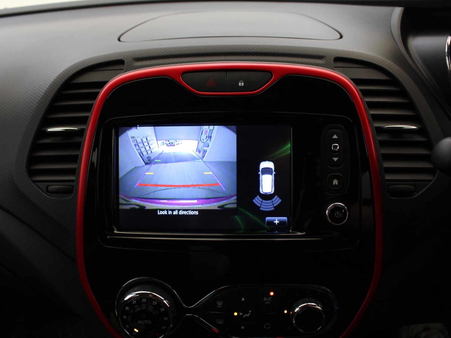 Used Renault Captur 2015 for sale - 76421338: Photo 16