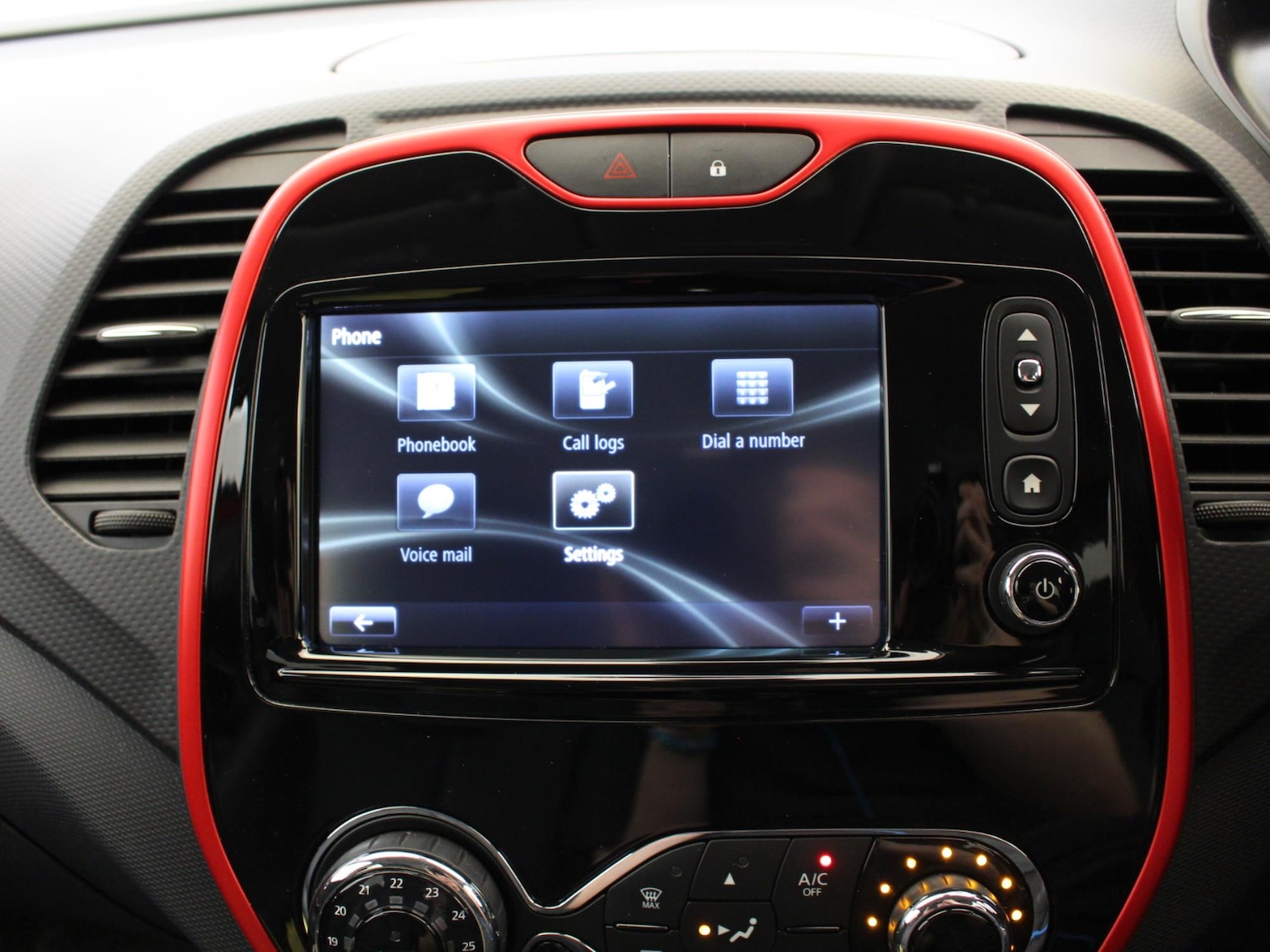 Used Renault Captur 2015 for sale - 76421338: Photo 19