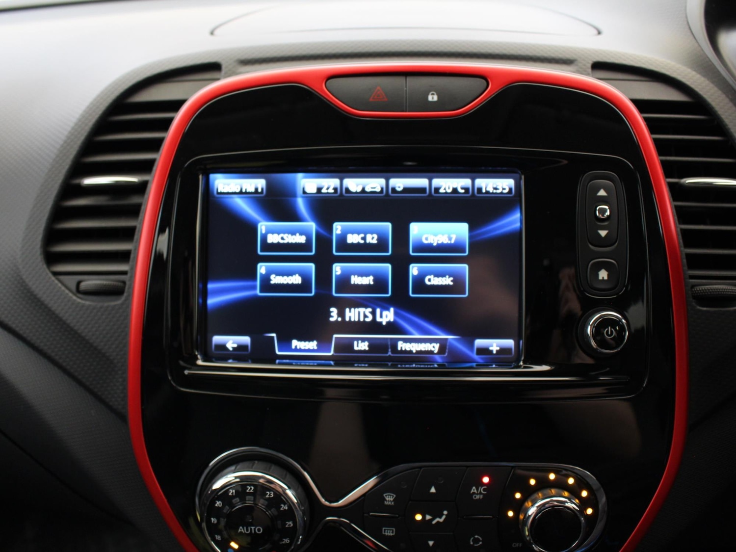 Used Renault Captur 2015 for sale - 76421338: Photo 22