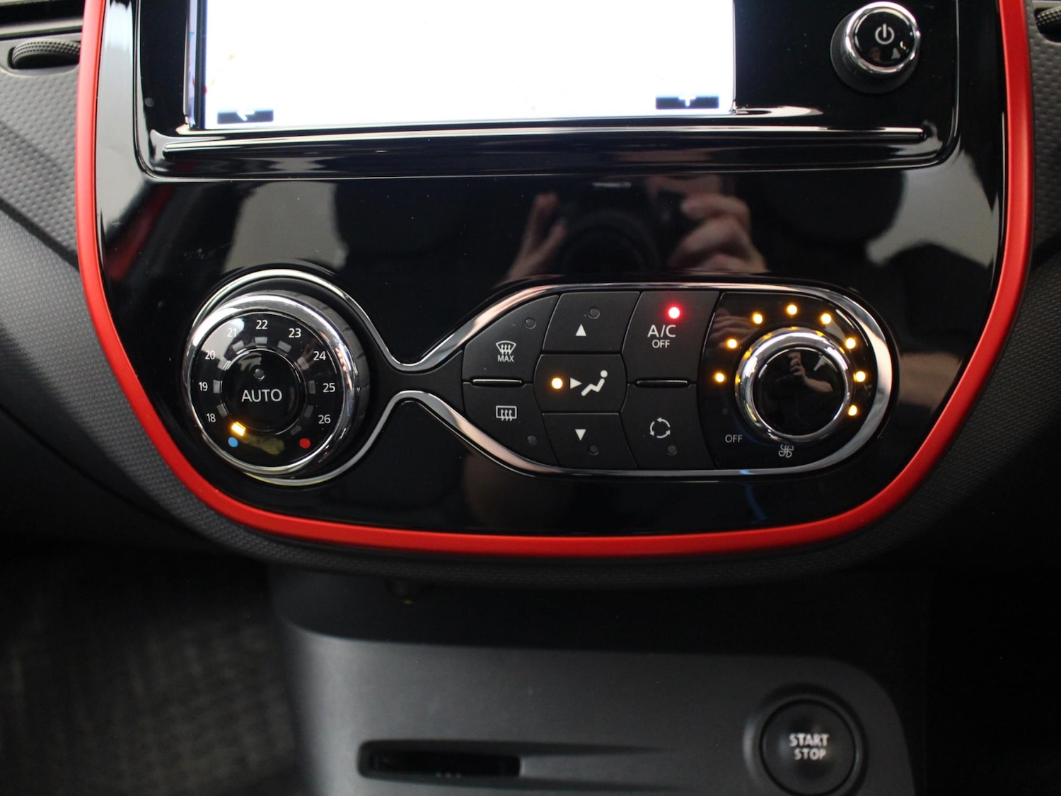 Used Renault Captur 2015 for sale - 76421338: Photo 27