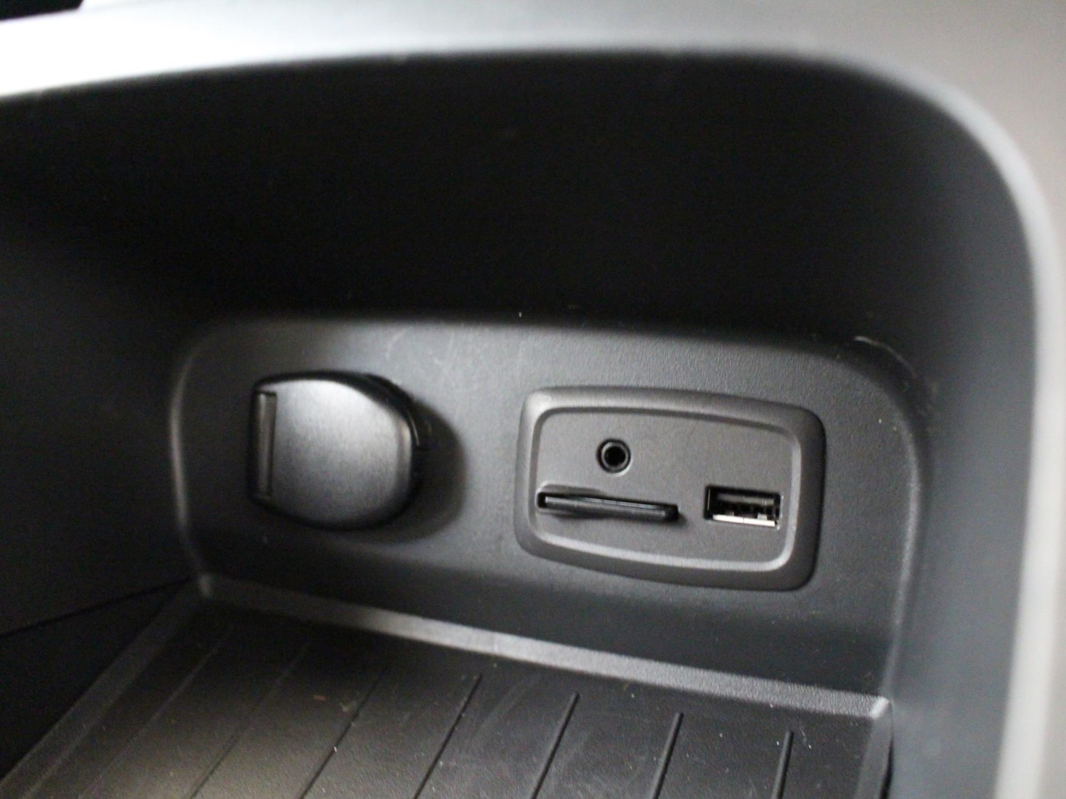 Used Renault Captur 2015 for sale - 76421338: Photo 30