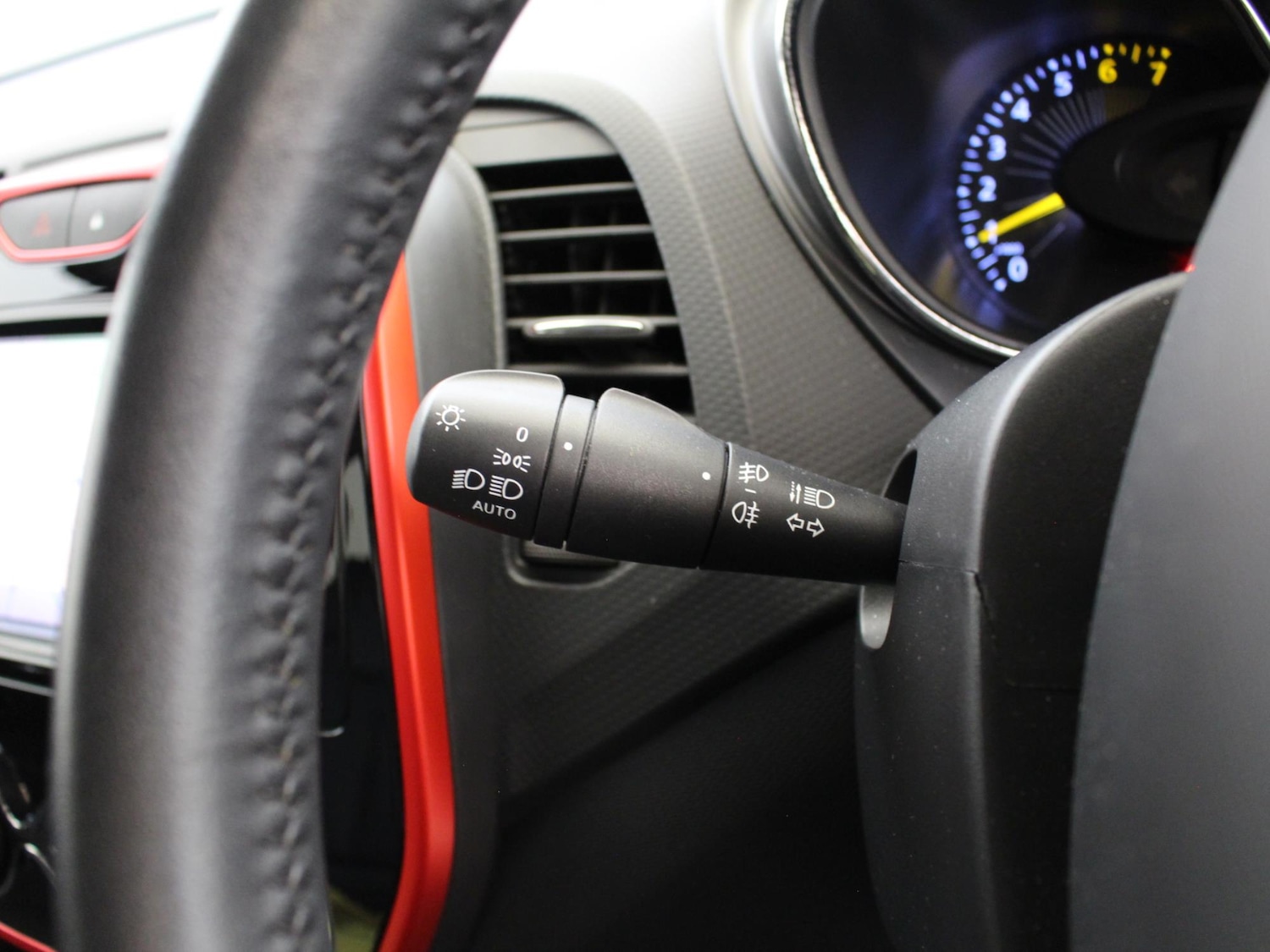 Used Renault Captur 2015 for sale - 76421338: Photo 34