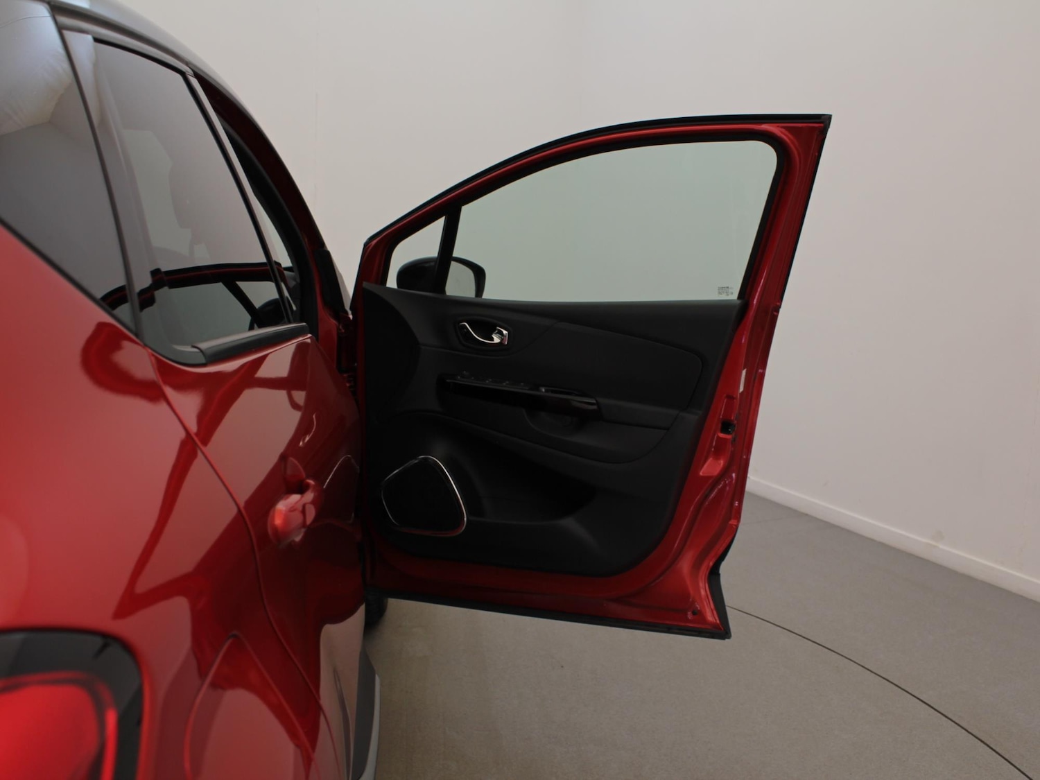 Used Renault Captur 2015 for sale - 76421338: Photo 37