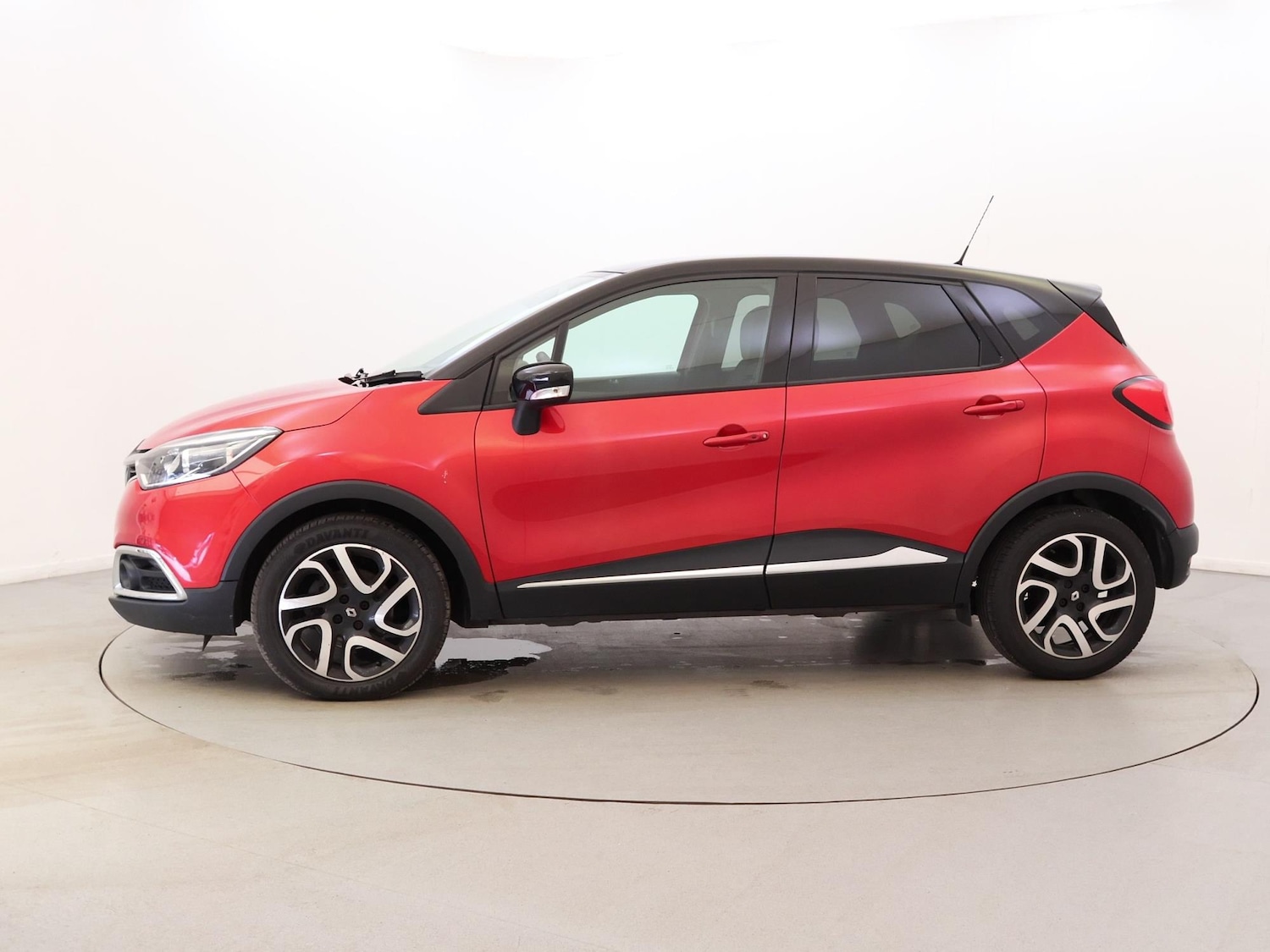 Used Renault Captur 2015 for sale - 76421338: Photo 4