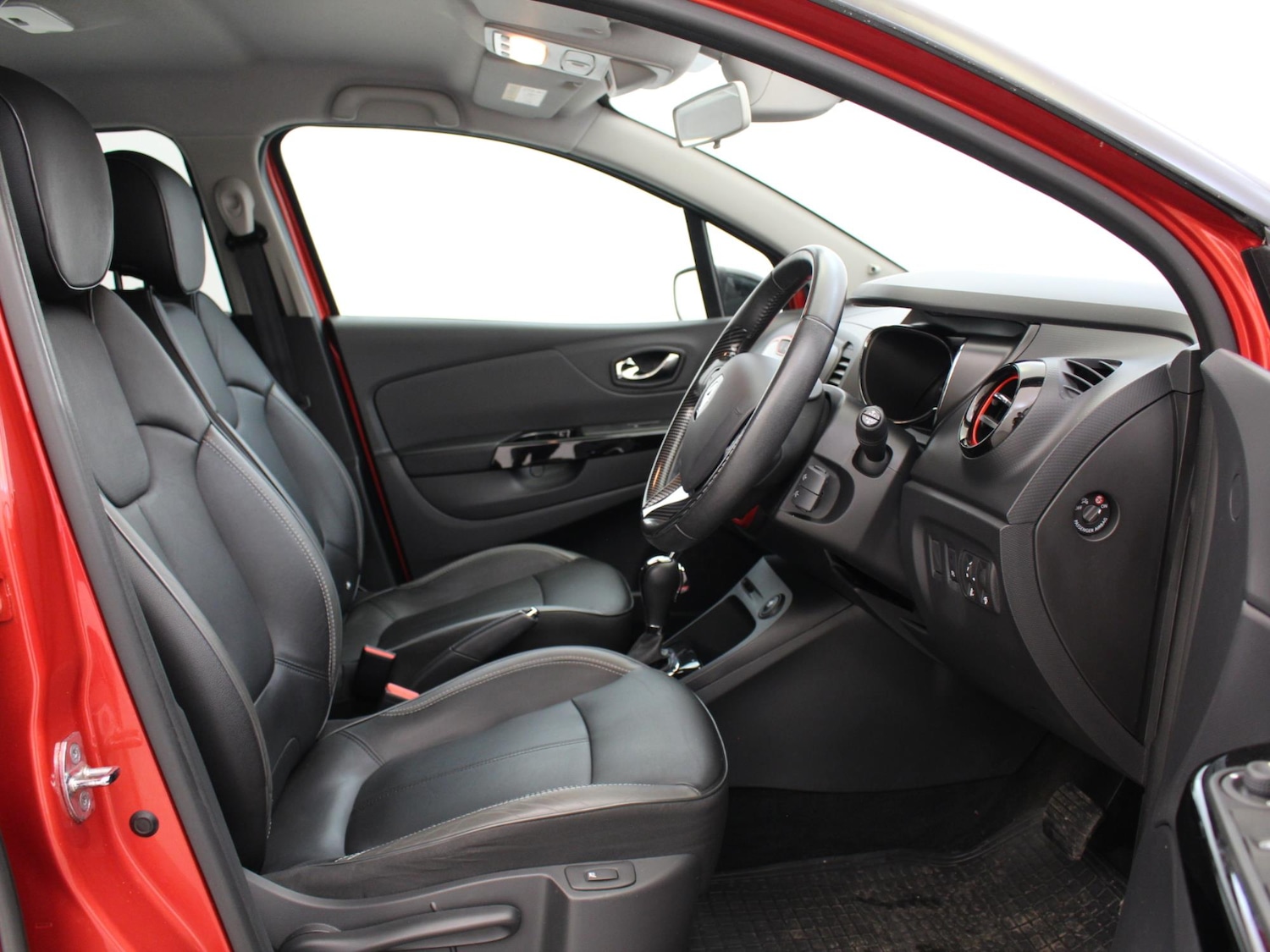 Used Renault Captur 2015 for sale - 76421338: Photo 9