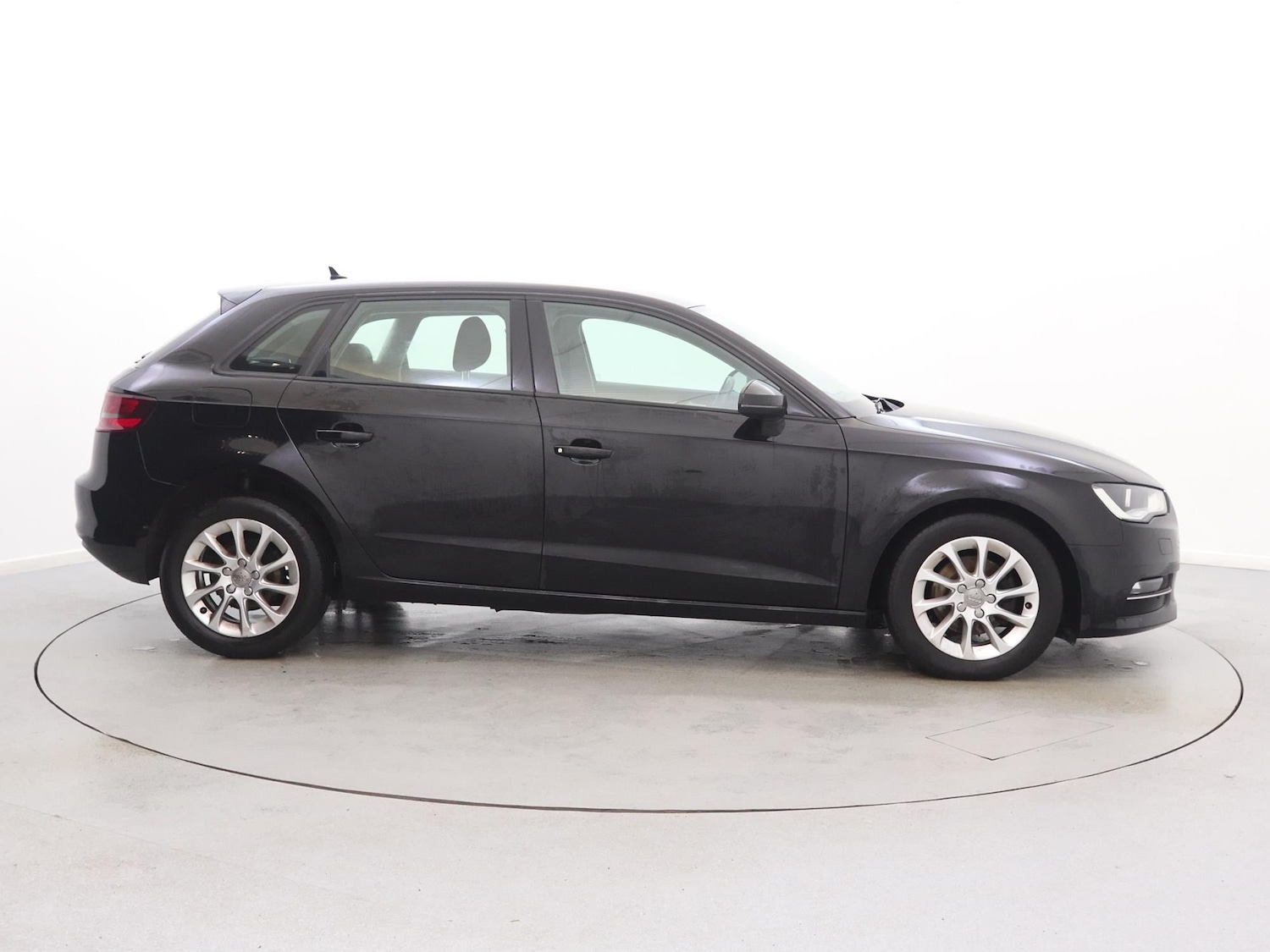 Used Audi A3 2014 for sale - 77943850: Photo 8