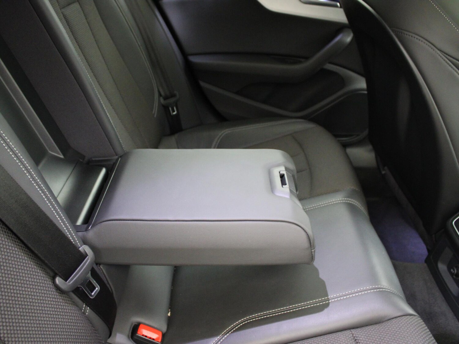 Used Audi A4 2016 for sale - 76128277: Photo 15