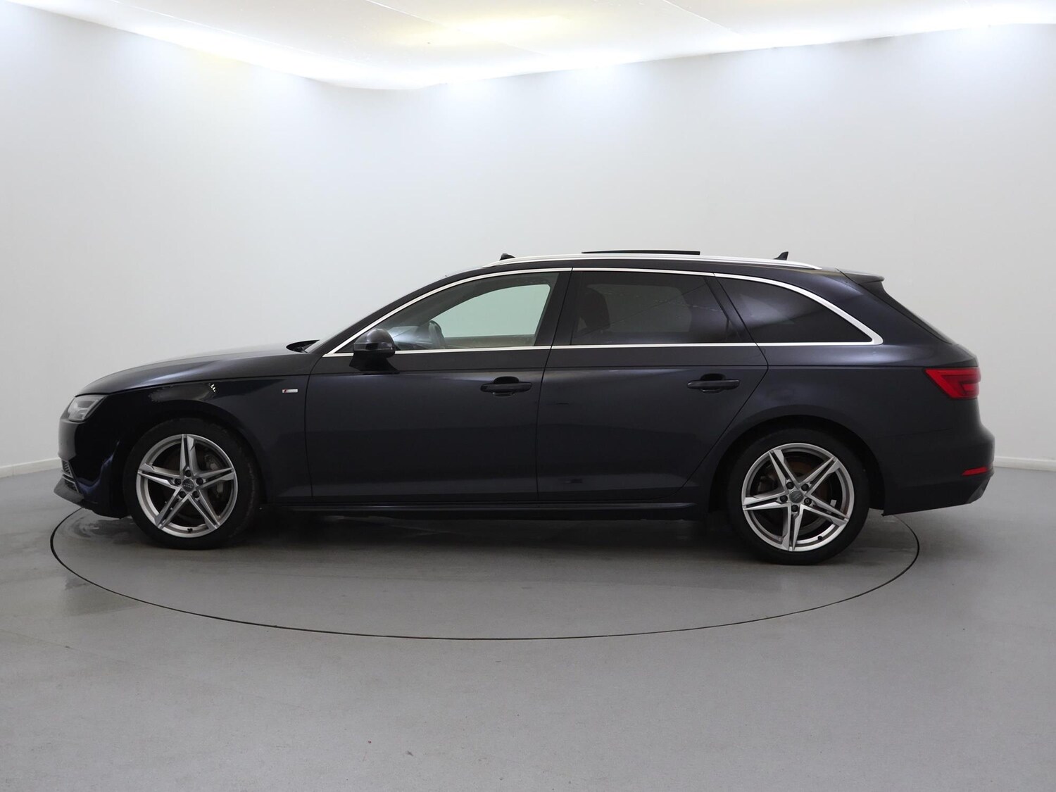 Used Audi A4 2016 for sale - 76128277: Photo 4