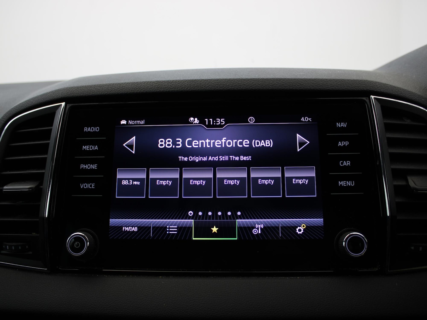 Used Skoda Karoq 2023 for sale - 77220019: Photo 25