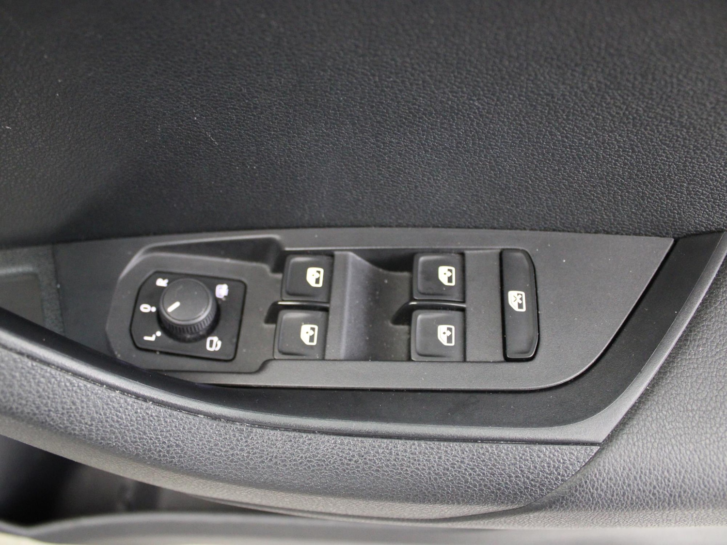 Used Skoda Karoq 2023 for sale - 77220019: Photo 38