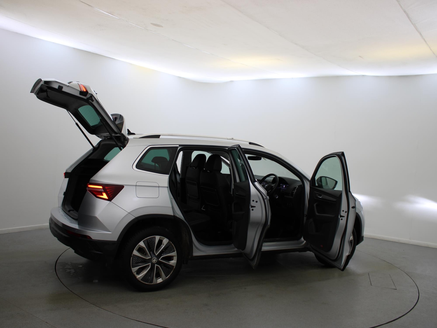 Used Skoda Karoq 2023 for sale - 77220019: Photo 40