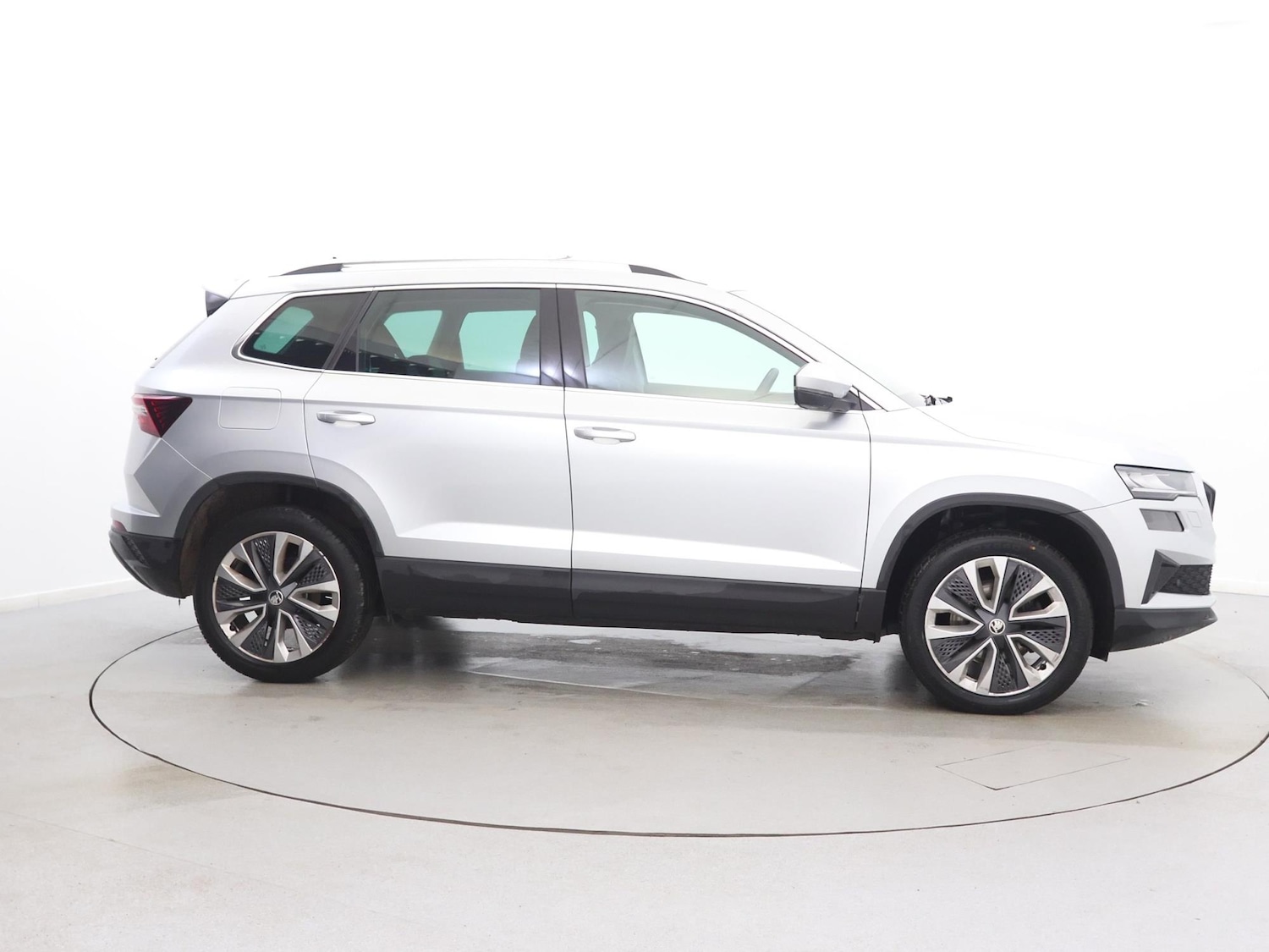 Used Skoda Karoq 2023 for sale - 77220019: Photo 8