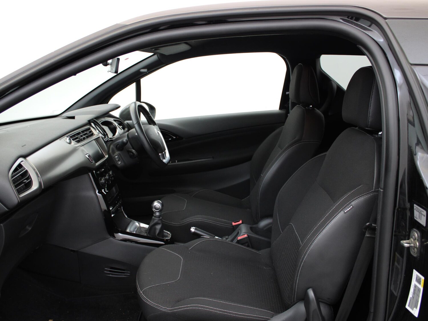 Used DS Automobiles DS 3 2016 for sale - 77348320: Photo 10