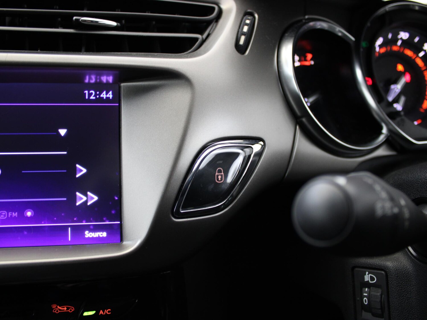 Used DS Automobiles DS 3 2016 for sale - 77348320: Photo 21