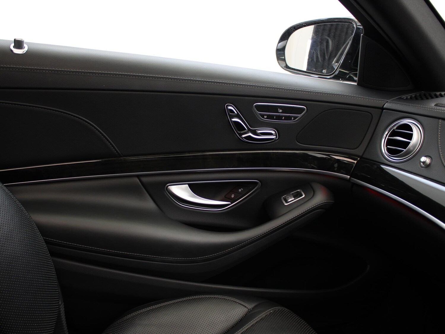 Used Mercedes-Benz S Class 2017 for sale - 77943912: Photo 35