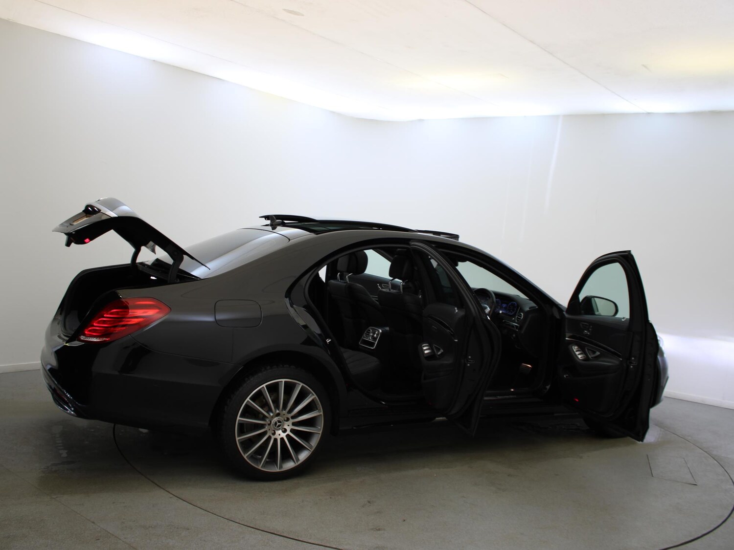 Used Mercedes-Benz S Class 2017 for sale - 77943912: Photo 48