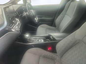 Used Toyota C-HR 2021 for sale - 73682178: Photo