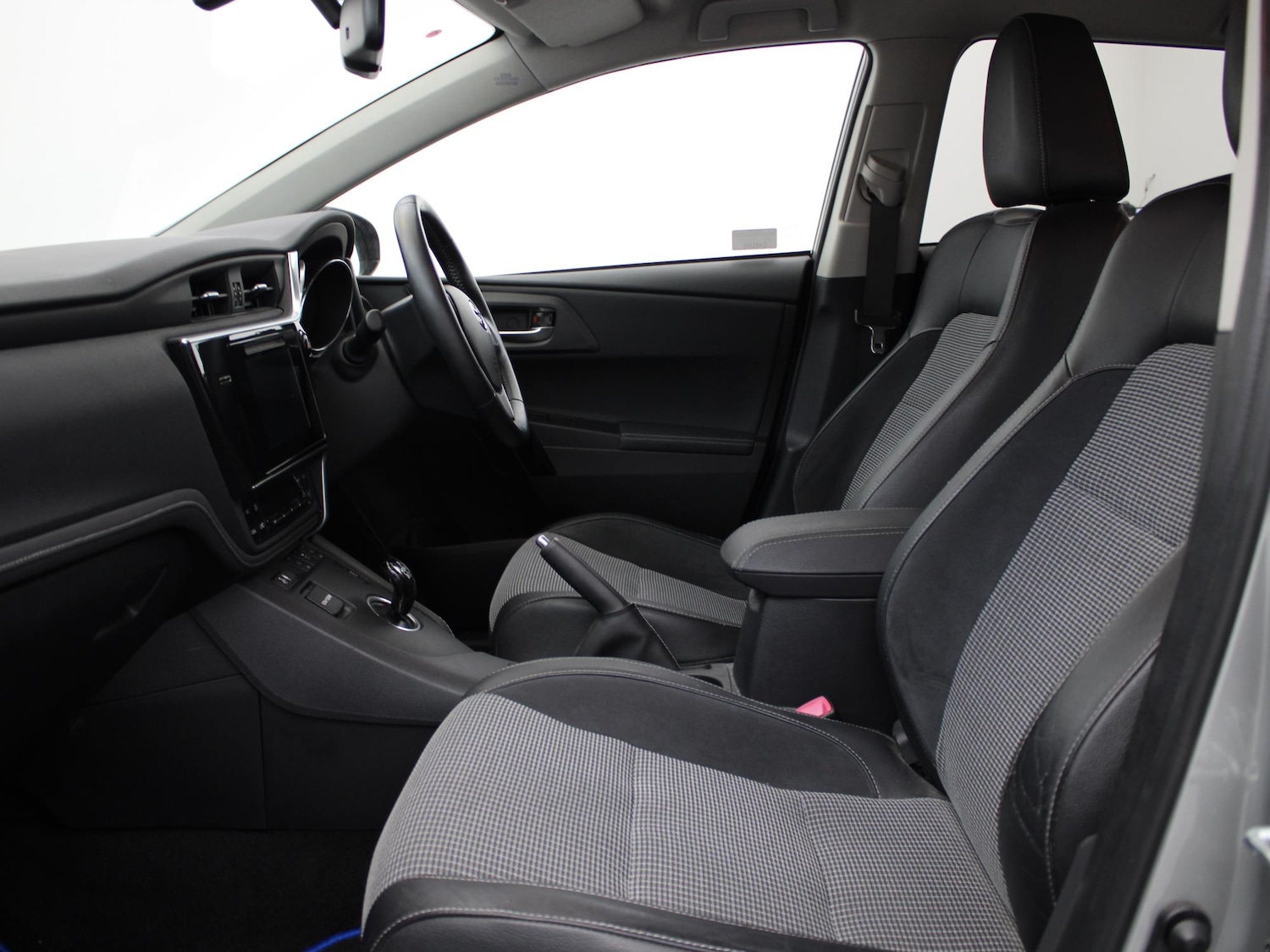 Used Toyota Auris 2016 for sale - 77615748: Photo 10