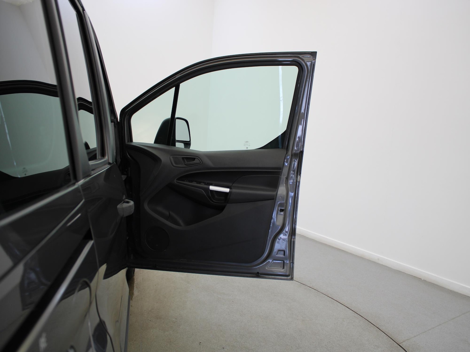 Used Ford Tourneo Connect 2017 for sale - 77829361: Photo 26